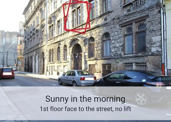 Live Like A Local In An Old Historic House Budapeszt