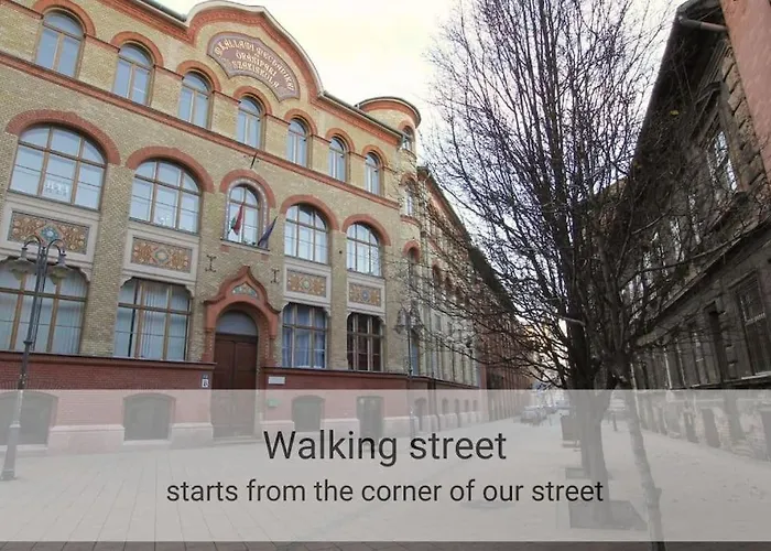Live Like A Local In An Old Historic House Apartament Budapeszt