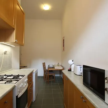 Апартаменты Live Like A Local In An Old Historic House Будапешт